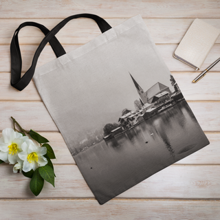 Lina vai kokvilnas auduma maisiņš «Baznīca pie ūdens» | Kolekcija «Melnbalts»