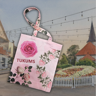 Tukuma Rožu svētku maisiņš – radīts no 50 metrus gara karoga | diz. 2